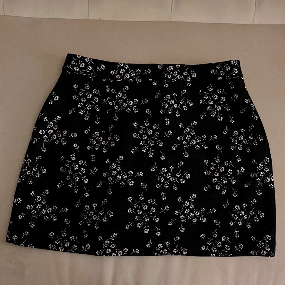New without tags, button front short skirt!